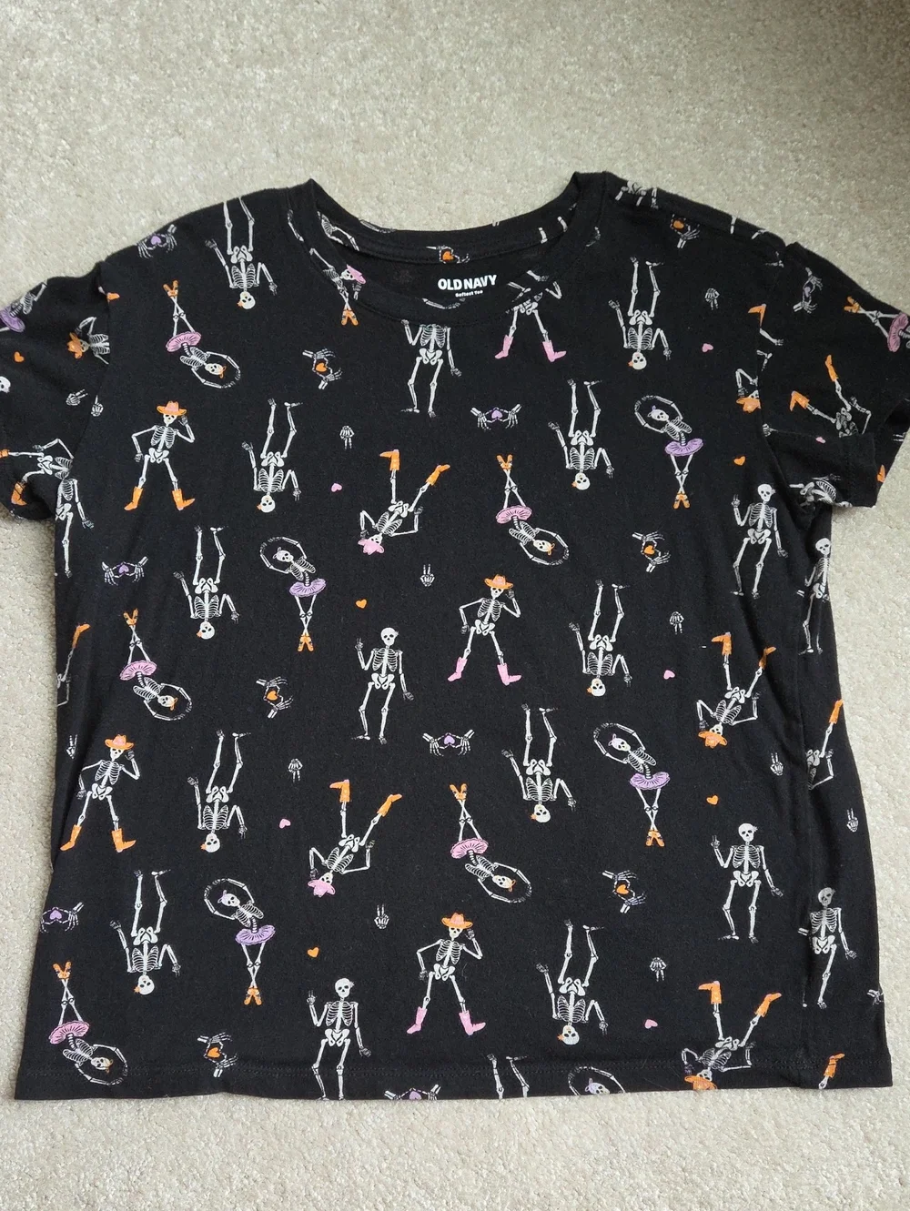 Kids Halloween Tshirt. Old Navy 10/12, Large, Skeletons